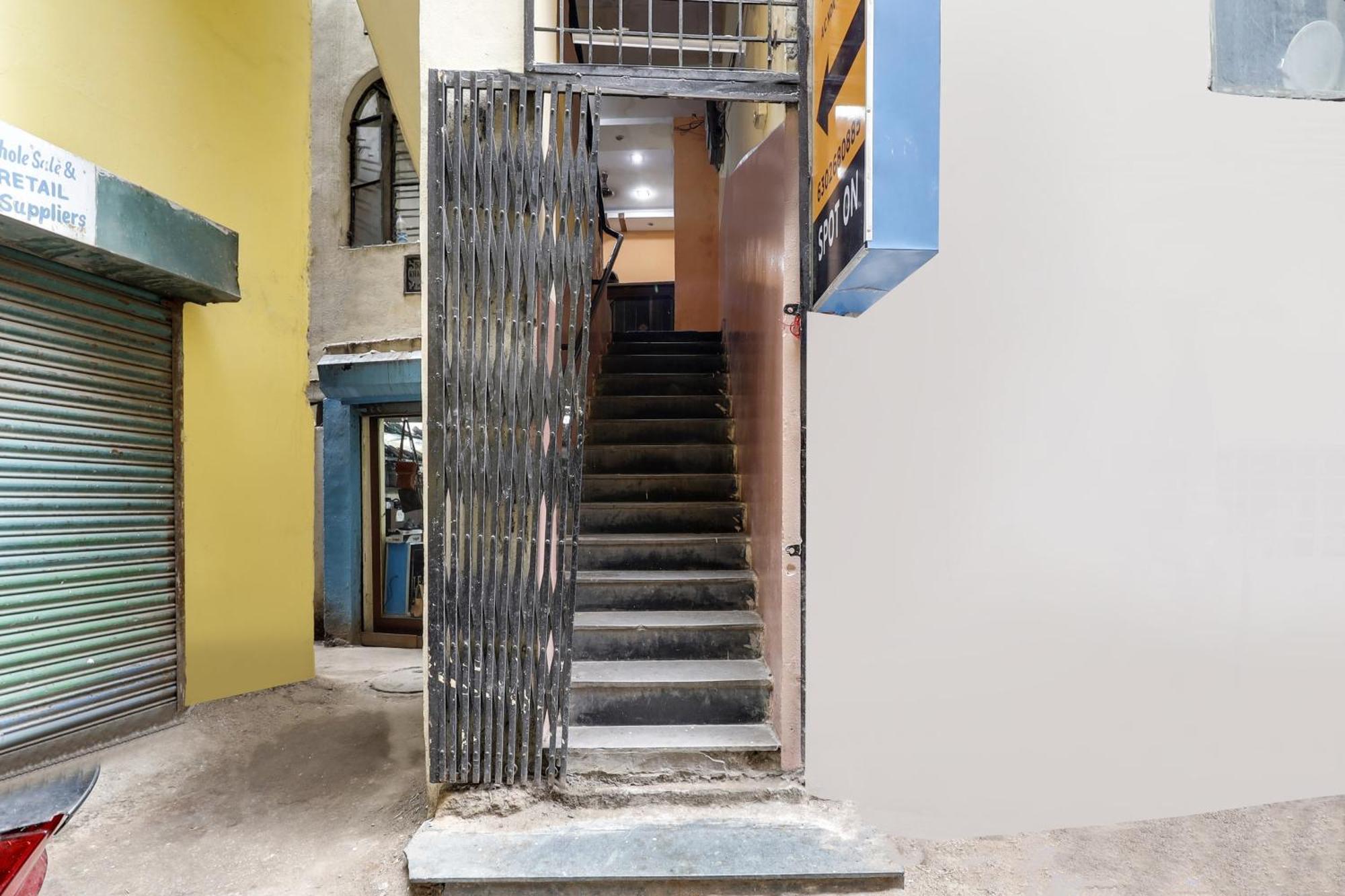 Spot On Hotel Sai Ashirwad Residency Hyderabad Exterior foto
